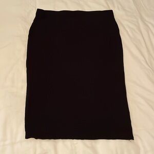 Size Medium Black Vince Camuto raw hem rayon/spandex pencil skirt